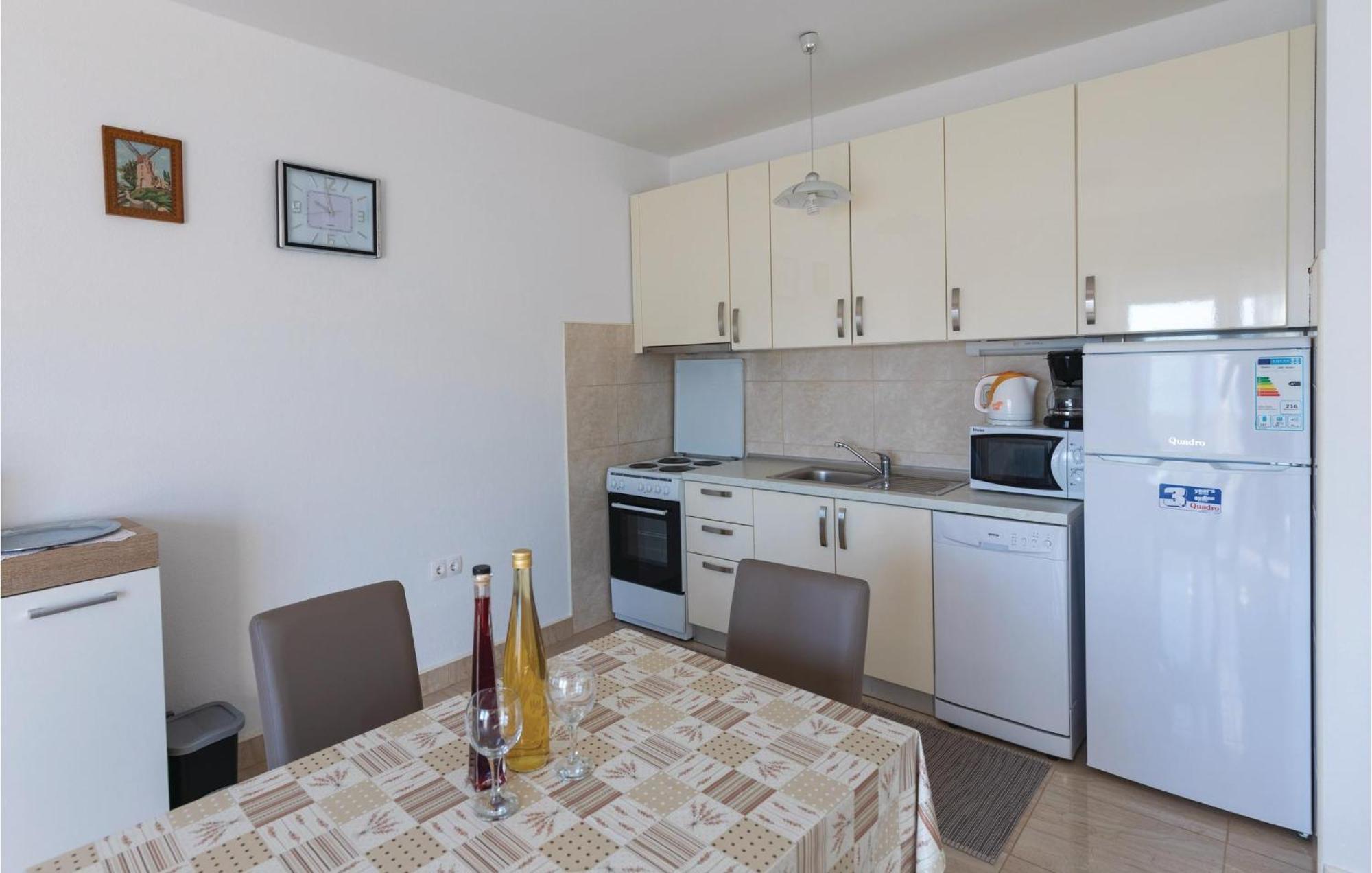 1 Bedroom Cozy Apartment In Klek Dış mekan fotoğraf
